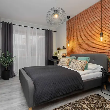 Bright With Terrace & Parking Near Metro Kondratowicza By Renters Апартаменты Варшава