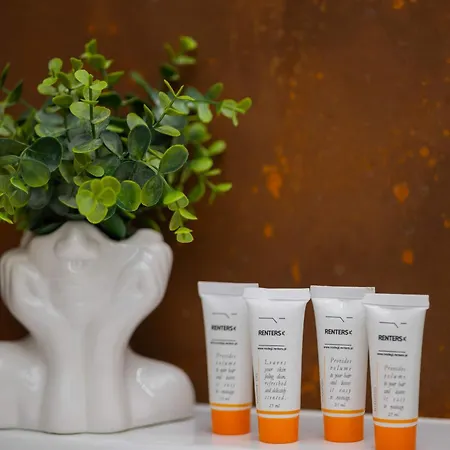 Bright With Terrace & Parking Near Metro Kondratowicza By Renters 公寓