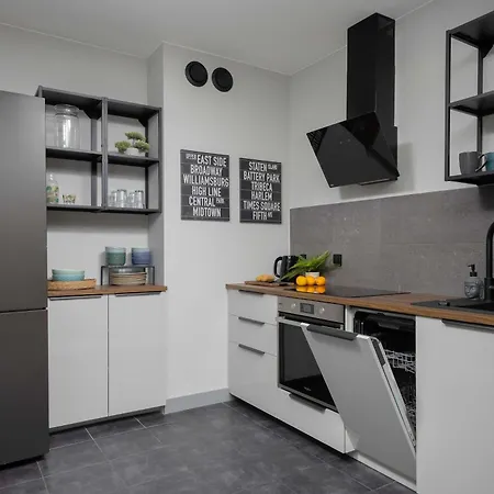 Bright With Terrace & Parking Near Metro Kondratowicza By Renters * 华沙